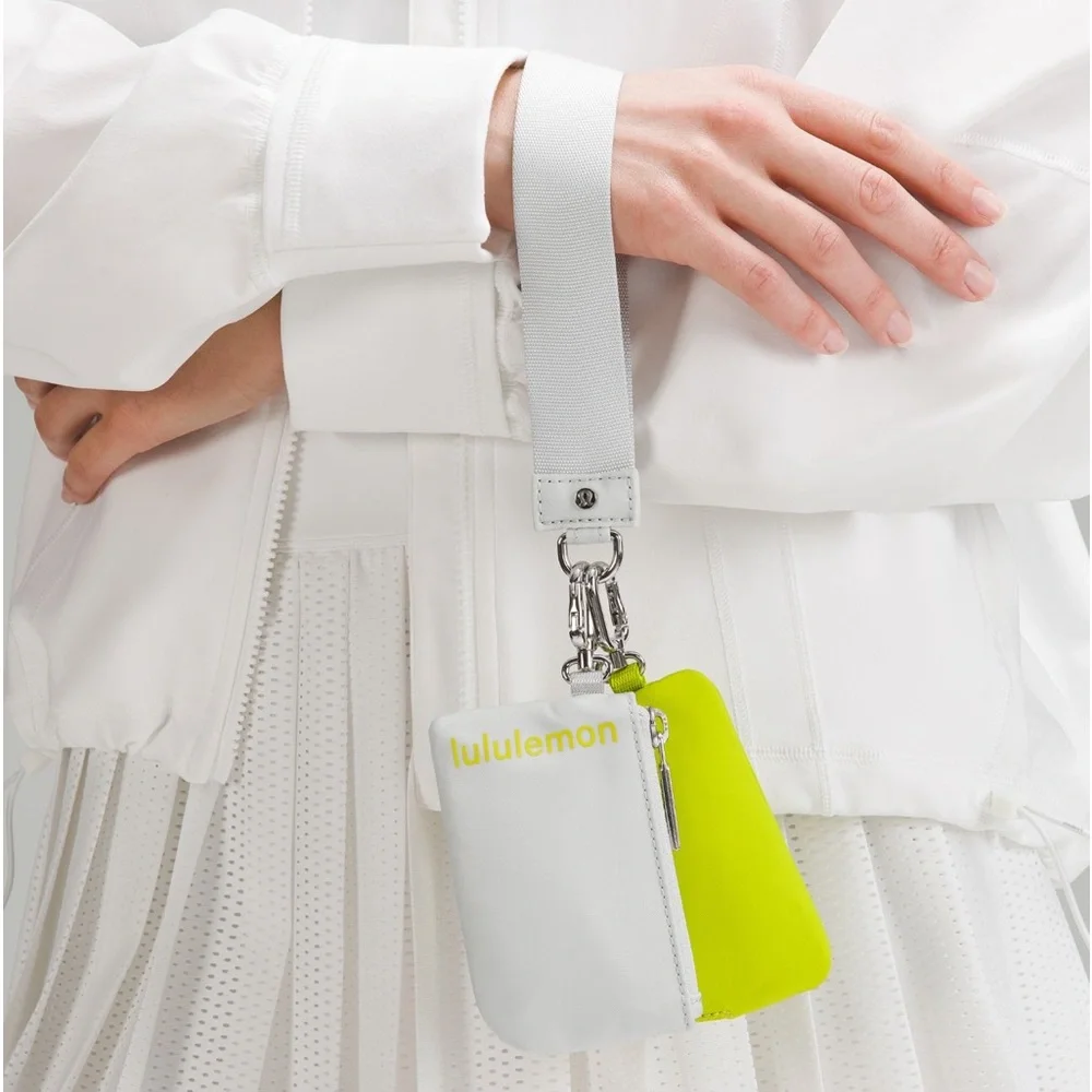 Lululemon | dual pouch wristlet